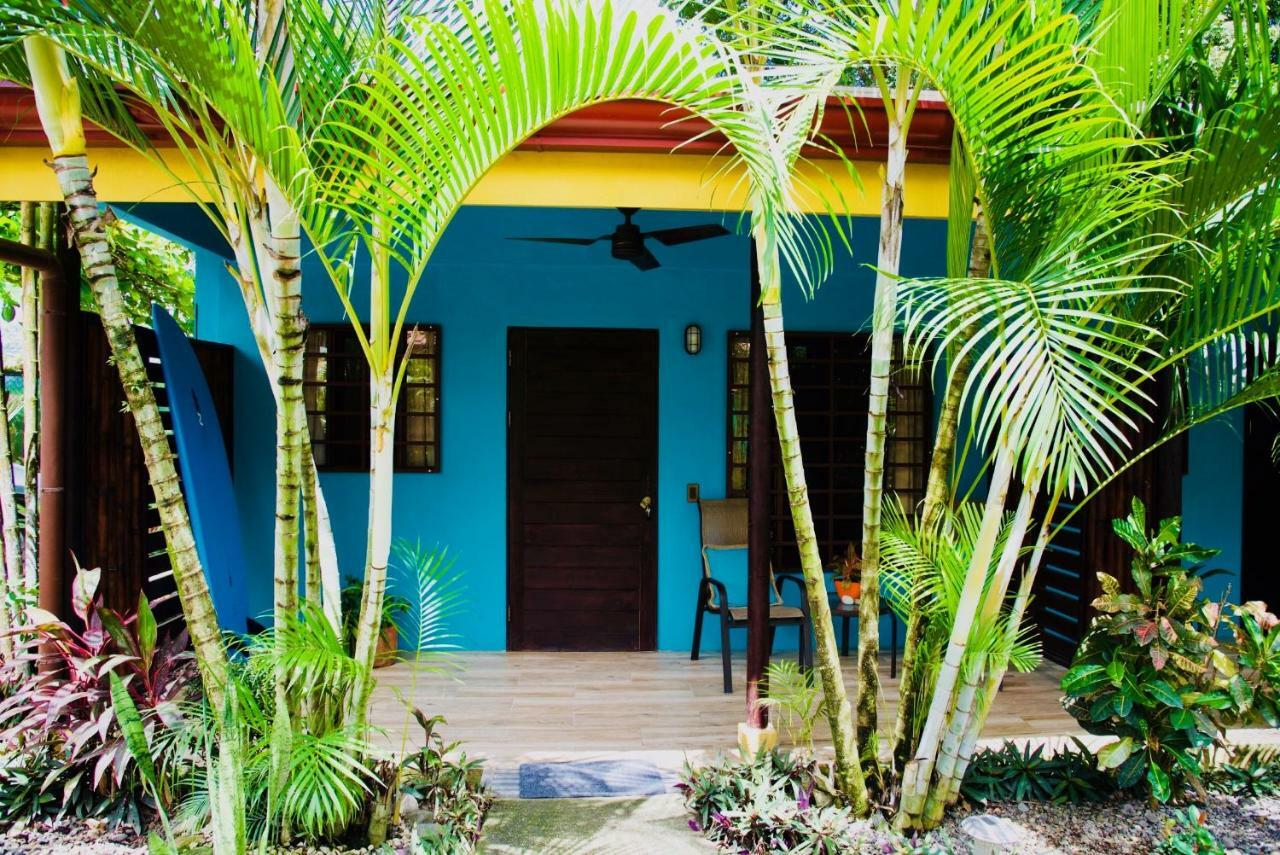 Cabinas D'Val Uvita Exterior photo